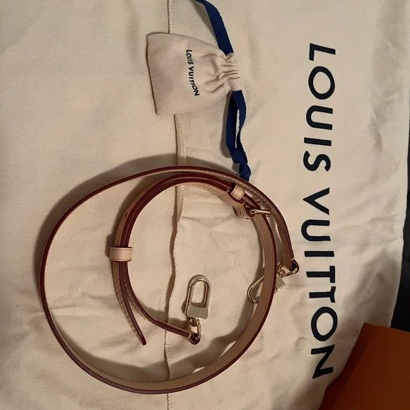 Louis Vuitton Boetie UNUSED & PRISTINE - Picture 6 of 6